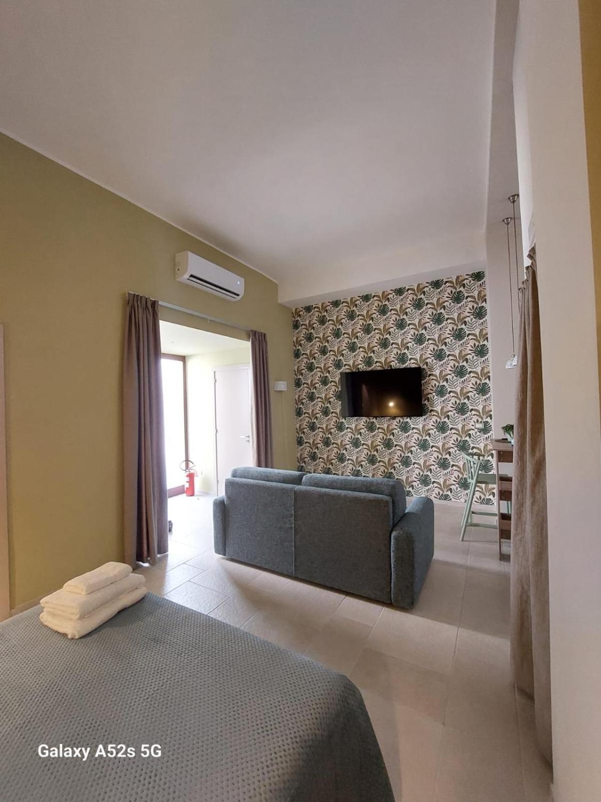 トラーニHappynesshouse_Locazione Turisticaアパートメント エクステリア 写真