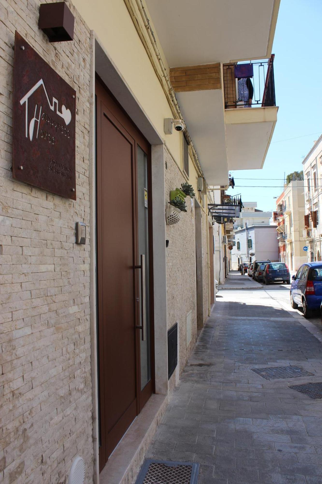 トラーニHappynesshouse_Locazione Turisticaアパートメント エクステリア 写真